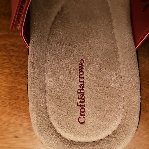 Croft & Barrow Women's Stylish Red Cut-Out Sandals - Picture 6 of 6